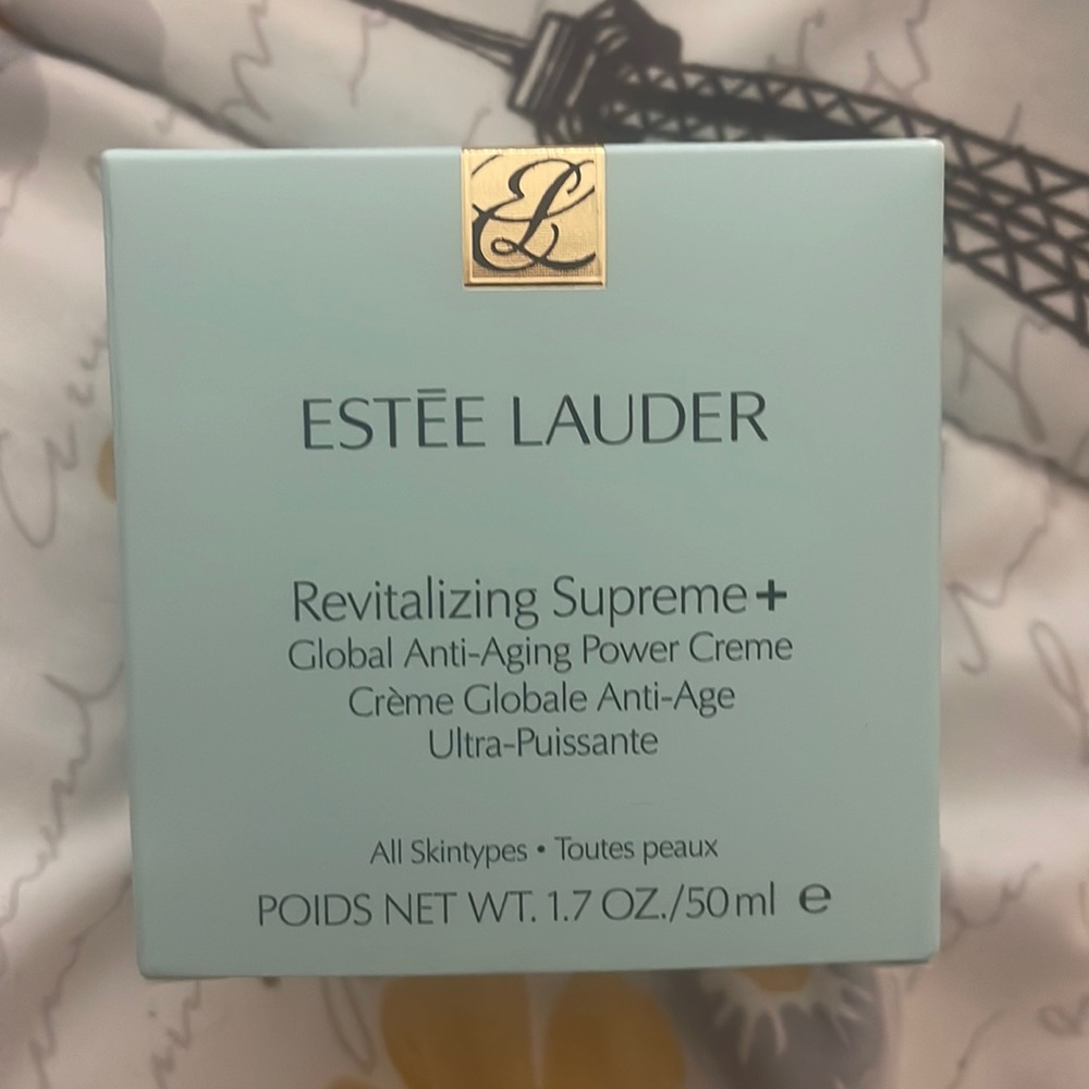 Estée Lauder - revitalizing supreme +